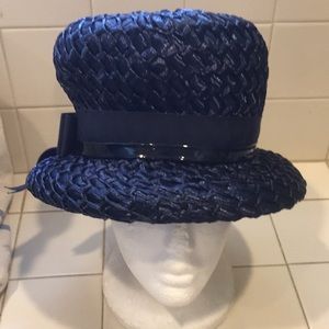 Melinda The bucket style hat in pre-owned great